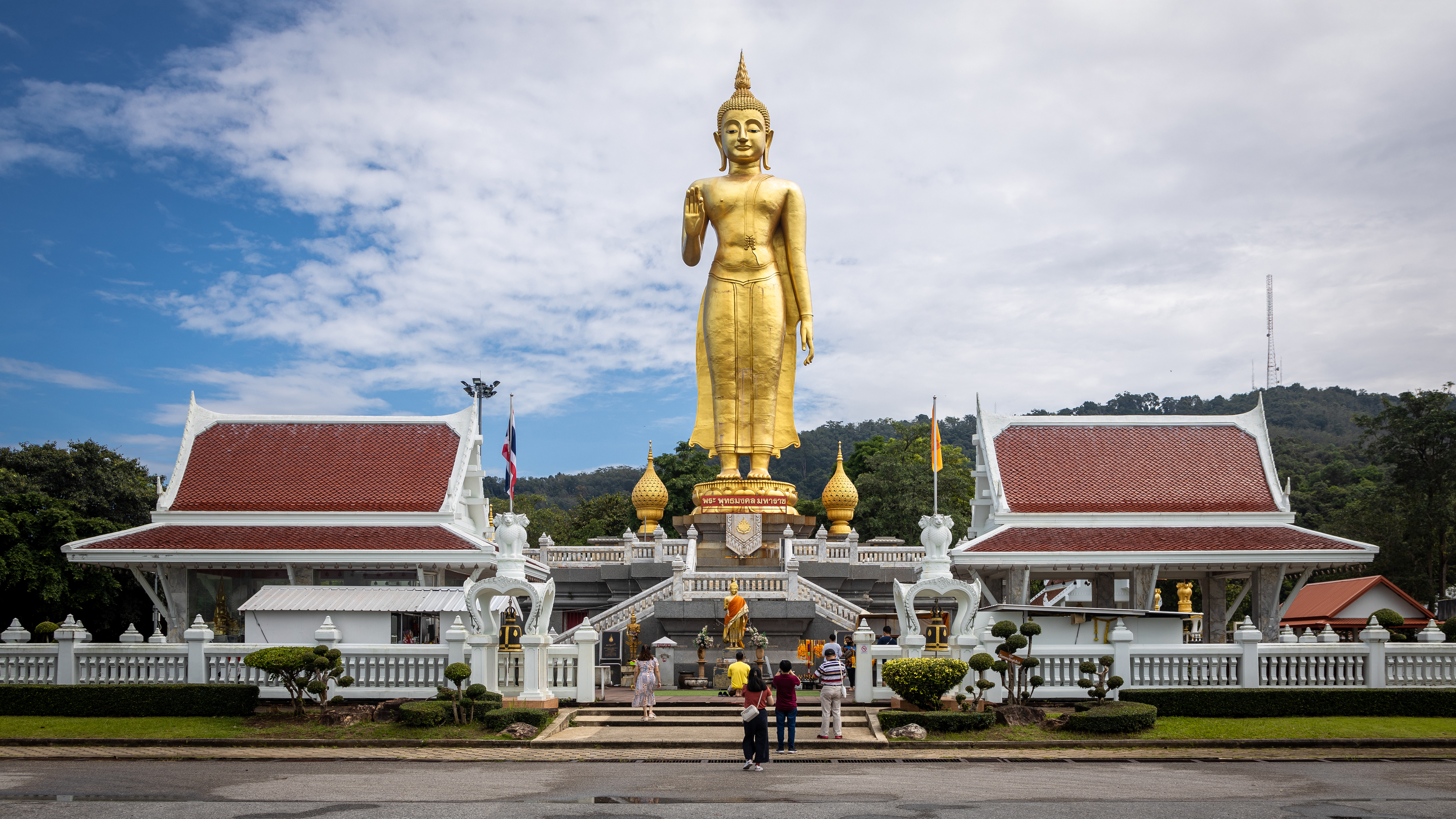 พระพุทธมงคลมหาราช